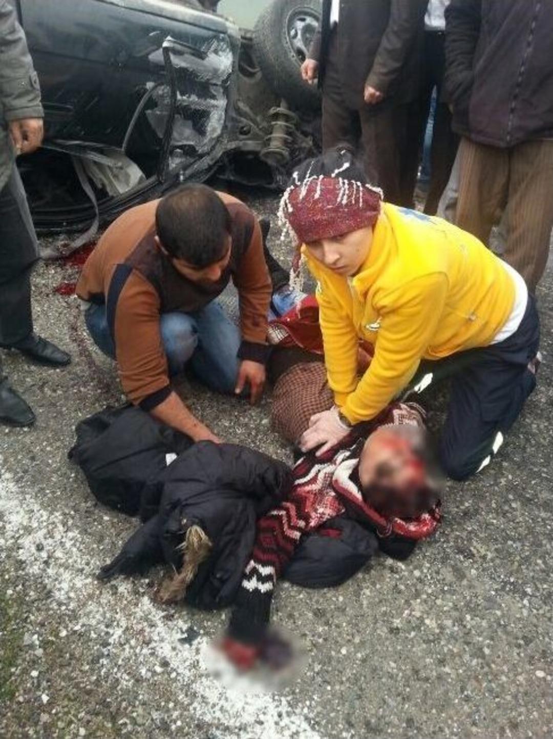 Diyarbakır&rsquo;da 2 Ayrı Trafik Kazası: 2 &Ouml;l&uuml;, 3 Yaralı