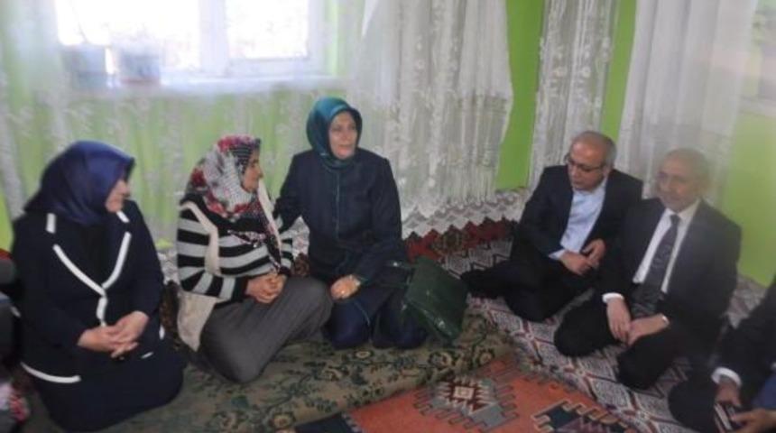 Bakan Elvan: T&uuml;rk Kargo Gemisinde 8 T&uuml;rk Personel Kurtarıldı (2)