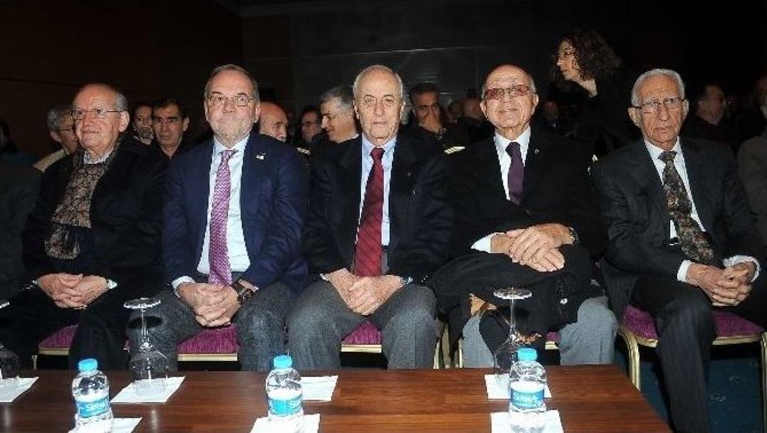 Cahit Koca&ouml;mer&rsquo;e B&uuml;y&uuml;k Onur