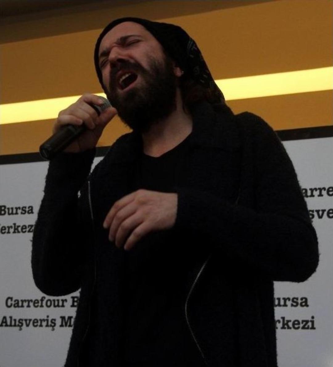 Halil Sezai Bursalı Hayranlarıyla Buluştu