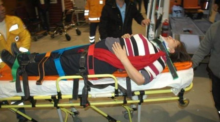 Kaplıcalardan D&ouml;nen Tur Otob&uuml;s&uuml; Devrildi: 13 Yaralı