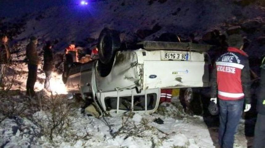 Şarampole Yuvarlanan Ara&ccedil;ta 1 Kişi &Ouml;ld&uuml;