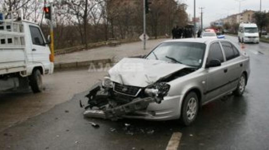 Elazığ&rsquo;da Trafik kazası 3 yaralı