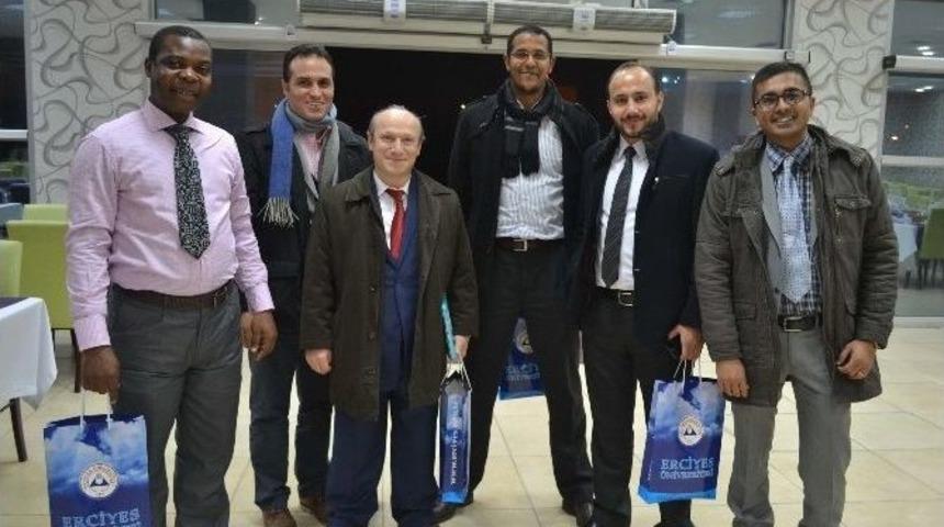 Rekt&ouml;r Keleştemur Yabancı Uyruklu &Ouml;ğretim Elemanları İle Buluştu