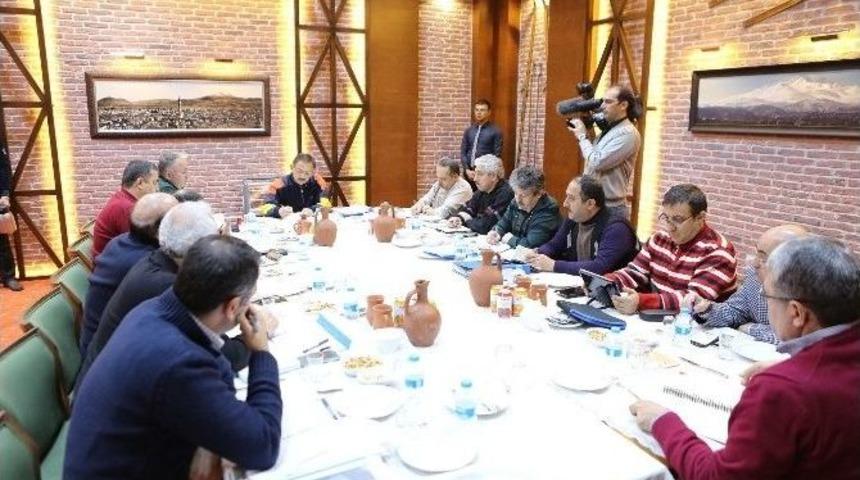 B&uuml;y&uuml;kşehir&rsquo;de Mesai De Yok Tatil De