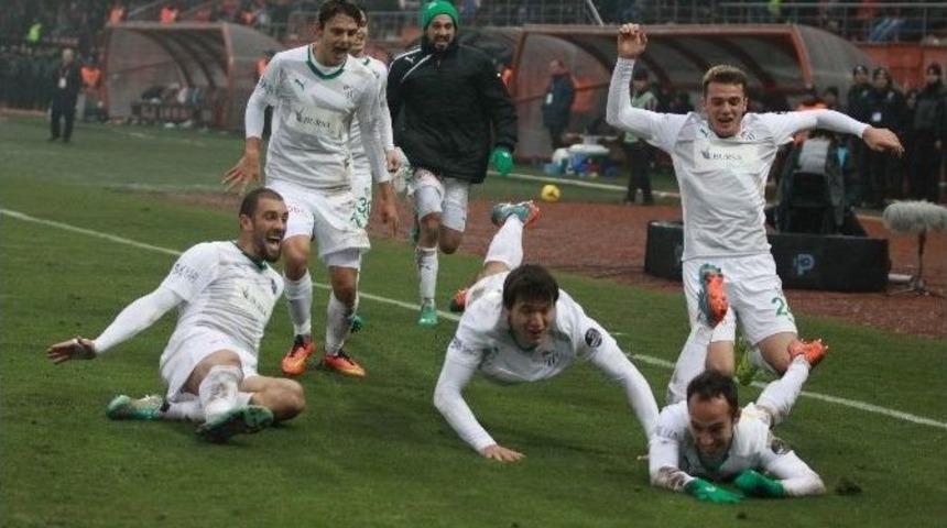 Timsahın K&ouml;t&uuml; Alışkanlığı Son Buldu