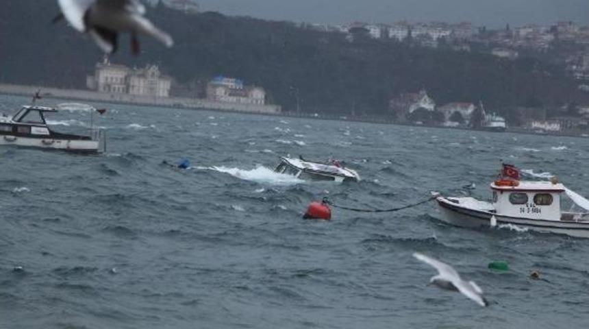 Lodos Tekne Batırdı