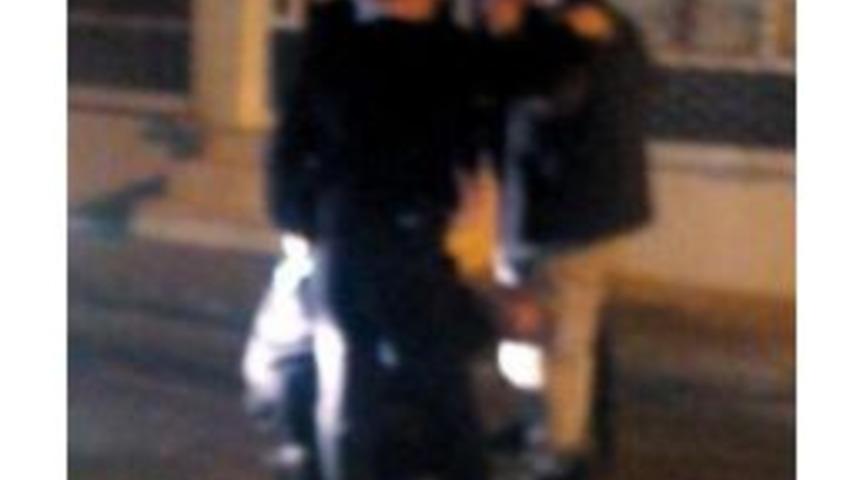 Polisin Ş&uuml;phelendiği Şahsın &Uuml;zerinden Tabanca &Ccedil;ıktı