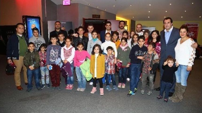 İlk Kez Sinemaya Gittiler