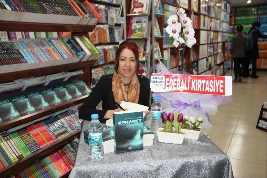 Emekli Eğitimci Deniz Uysal &ldquo;kehanet&rdquo; Adlı Kitabını Tanıttı