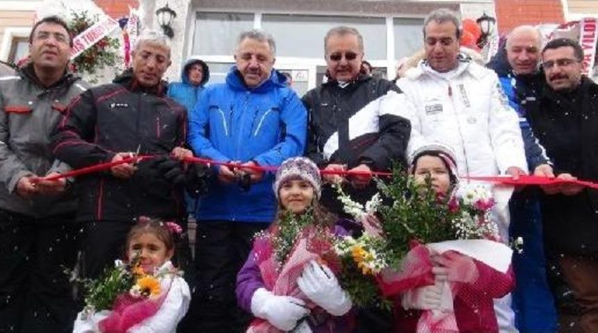 Kar Motosikletiyle Gezintiye &Ccedil;ıkan Milletvekili İle Başkan D&uuml;şt&uuml;