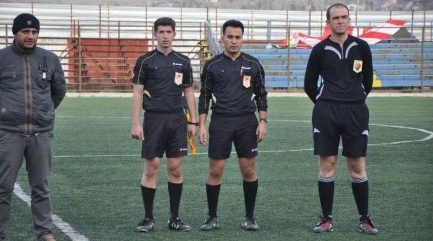 Sandıklı&rsquo;da G&ouml;revli Polis Memuru Futbol Hakemi