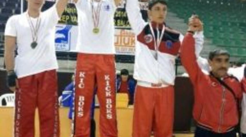 Kick Boks Turnuvasında Denizli Birinci Oldu