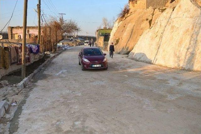 Mahalle Sakinlerinden Başkan Özgökçe’ye Pankartlı Teşekkür