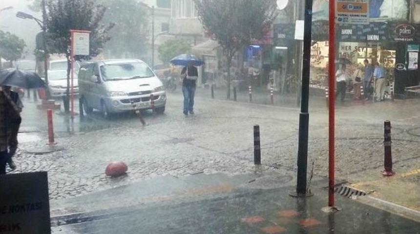 Bandırma&rsquo;da Şiddetli Yağmur