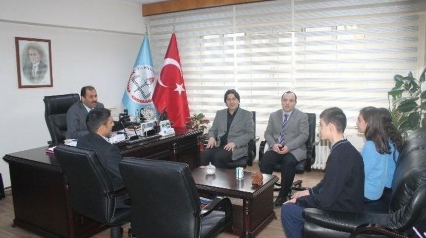 Ortaokul &Ouml;ğrencilerinden &Ouml;rnek Davranış