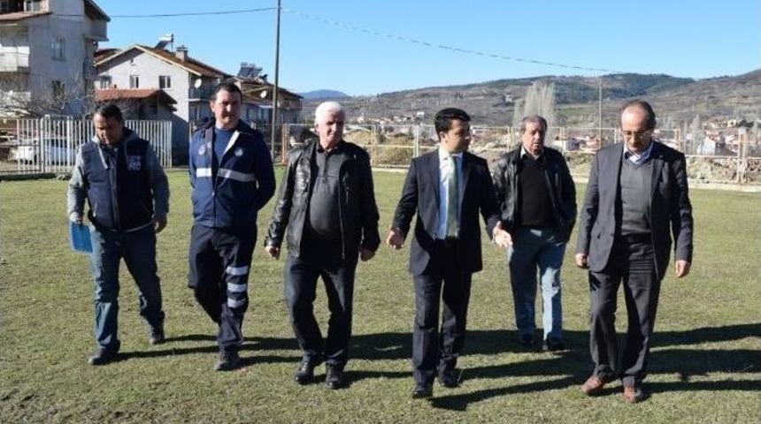 Kaymakam, Futbol Sahasını İnceledi