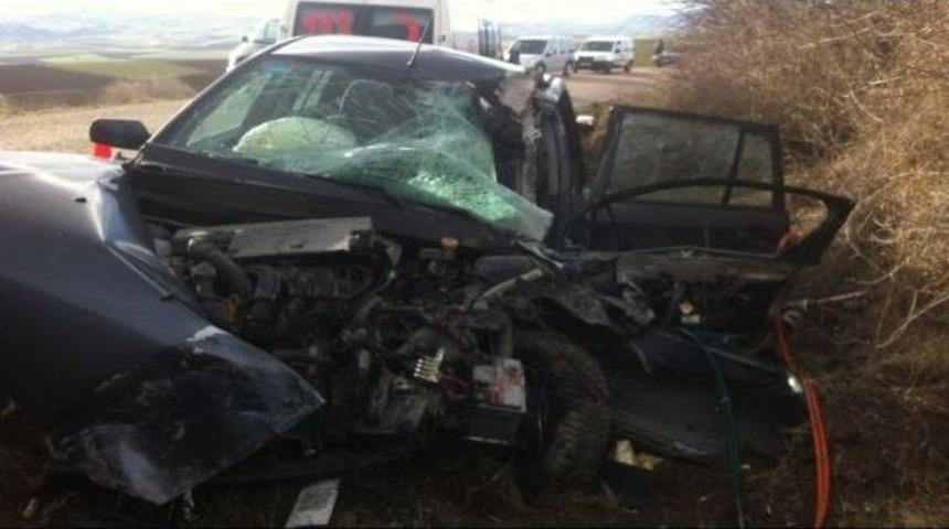 Kamyon İle Otomobil &Ccedil;arpıştı: 1 Yaralı