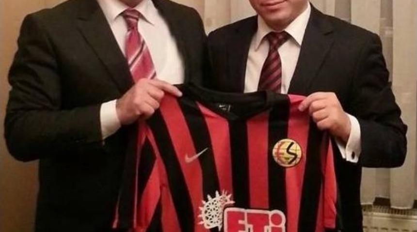 Eskişehirli İş Adamı Kılı&ccedil;, T&uuml;rkiye Gen&ccedil;lik Ve Spor Konfederasyonu&rsquo;ndaki G&ouml;revine Başladı