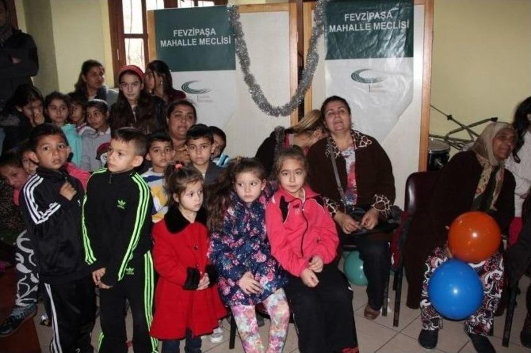 Fevzipaşa&rsquo;da &Ccedil;ocuklar Yeni Yıla "merhaba" Dedi
