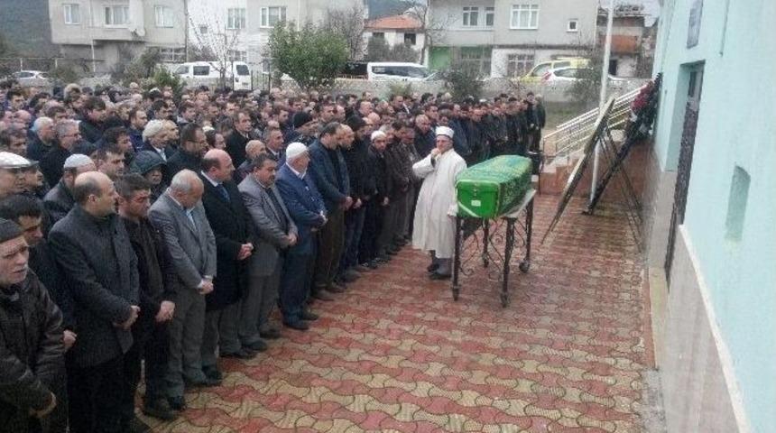 Gen&ccedil; Muhasebeci Kalbine Yenik D&uuml;şt&uuml;