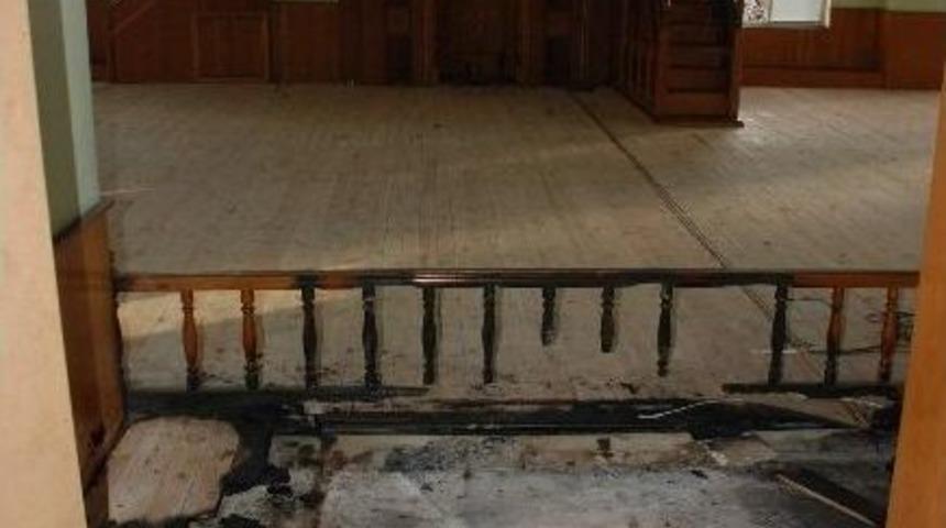 Camide &Ccedil;ıkan Yangın Ucuz Atlatıldı