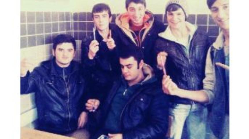 Cumhurbaskanı'na Hakaretten 2 G&uuml;n Tutuklu Kalan Liseli: 'okuluma Kavuştuğum İ&ccedil;in Mutluyum'