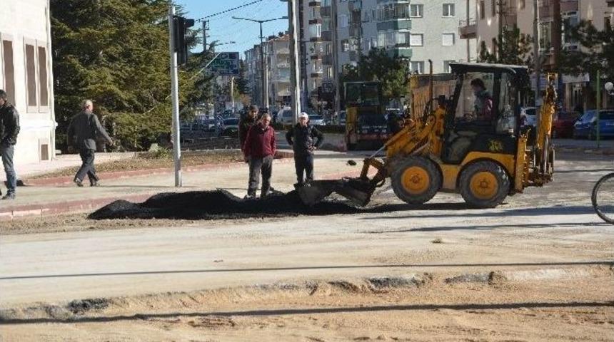 Yunus Emre Meydanı&rsquo;ndaki D&uuml;zenlemede Sona Gelindi