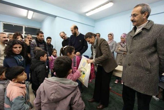 Diyarbakır’da 100 Kobanili Çocuk Eğitime Başladı