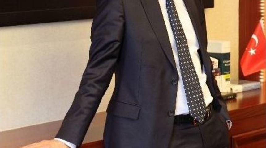 Hk&uuml; Rekt&ouml;r&uuml; Yılmaz&rsquo;ın Yeni Yıl Mesajı