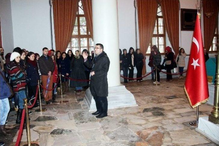 Öğrenciler Bursa’nın Tarihi Yerlerini Gezdi G3
