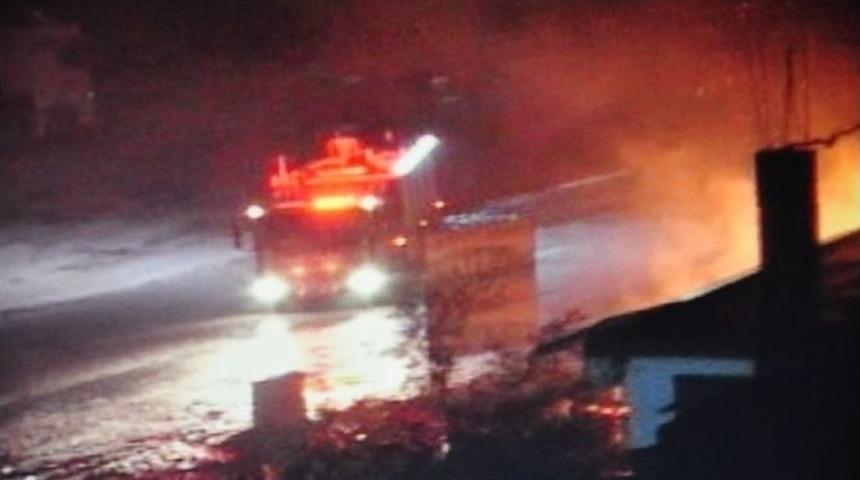 Esrarengiz Yangınlar Korkuttu