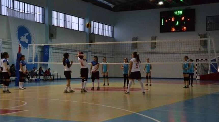 Anadolu Yıldızlar Ligi Voleybol M&uuml;sabakaları Sona Erdi