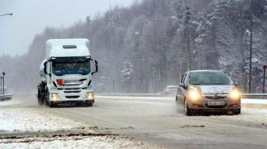 Kar Bolu Dağı'nda Ulaşımı Etkiliyor
