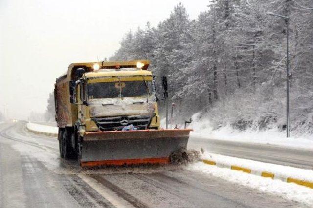 Kar Bolu Dağı'nda Ulaşımı Etkiliyor