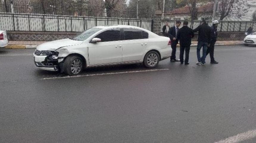 Diyarbakır&rsquo;da Maddi Hasarlı Trafik Kazası
