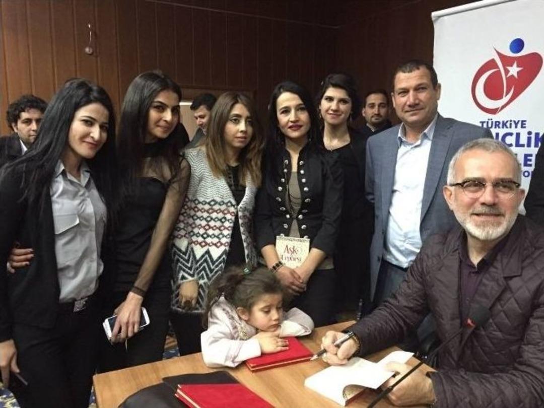 Yazar Yenişehirlioğlu&rsquo;ndan A&ccedil;ılım S&uuml;recine Destek