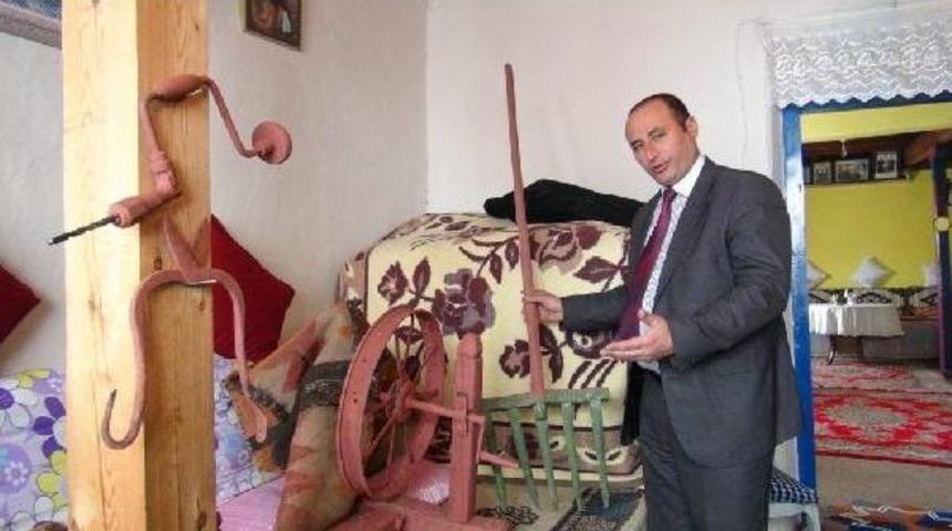 Uzun Kış Geceleri Muhtarın Evinde Sohbetle Ge&ccedil;iyor