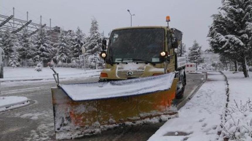 Kartepe'de Kar Kalınlığı 20 Santime Ulaştı