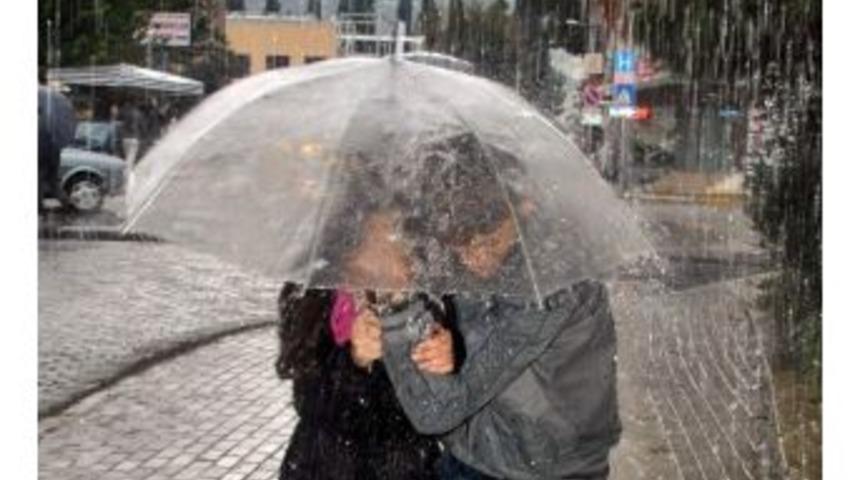 Aydın&rsquo;da Aralık Ayı Yağışları &Ccedil;ift&ccedil;iyi Sevindirdi