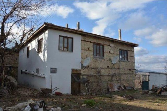 Yırtık Lastik Ayakkabılı Madenci Babası Recep Amca'nın Evi Yenilendi