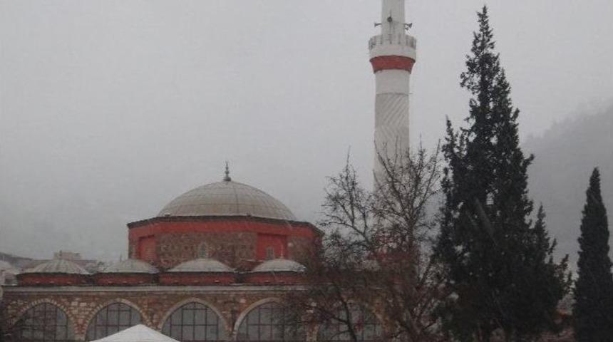 Manisa&rsquo;da Kar Yağışı Başladı