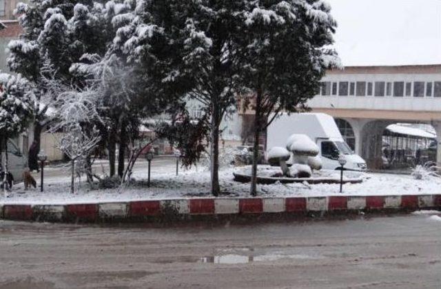 Bilecik’in Gölpazarı İlçesine Yılın İlk Karı Düştü