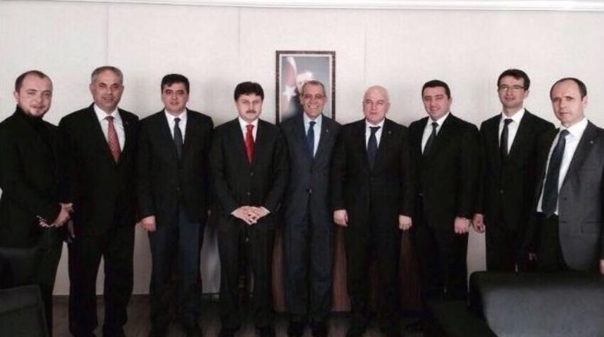 Ak Parti Belediye Başkanları 2 Bakan Yardımcısı İle G&ouml;r&uuml;şt&uuml;