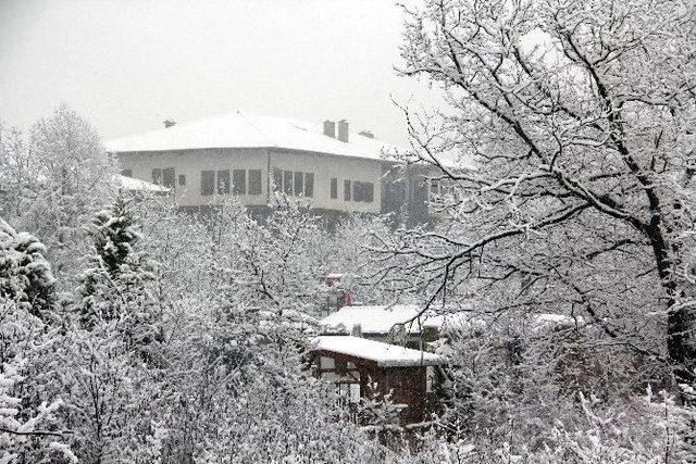 Karabük’te Kar Yağışı Etkisini Sürdürüyor