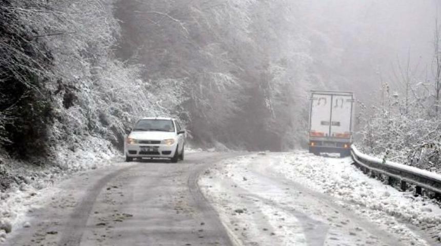Bartın'da Kar Ulaşımı Aksattı