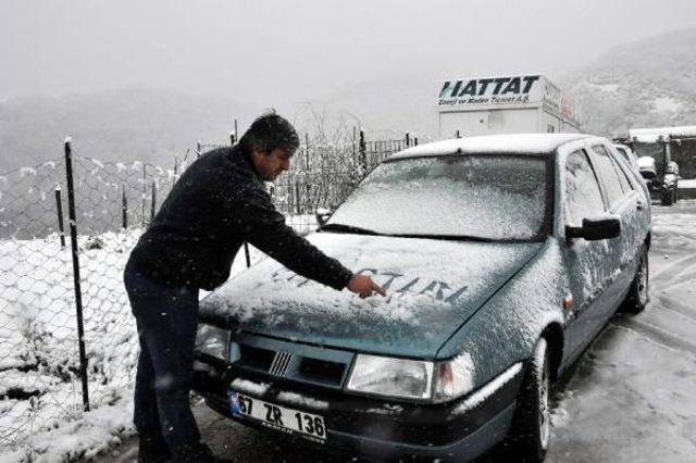 Bartın'da Kar Ulaşımı Aksattı