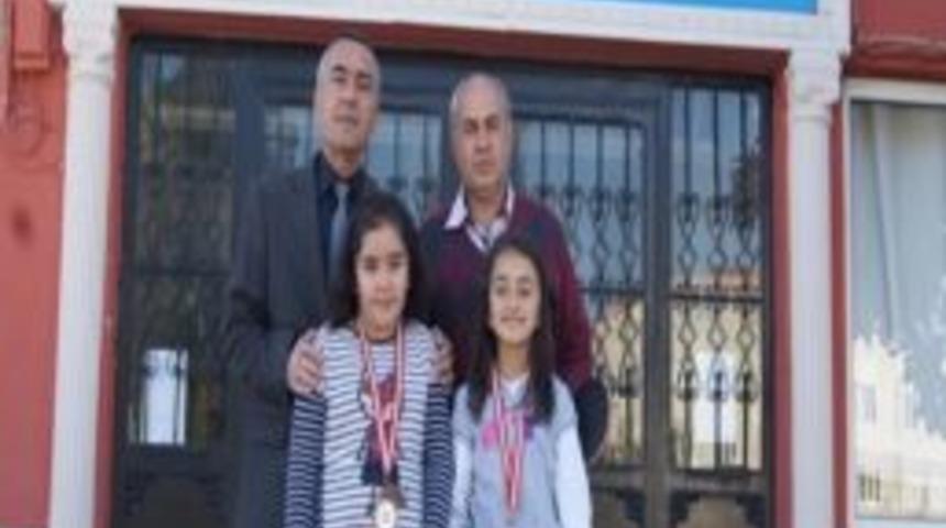 Mahir &Ouml;zg&uuml;r Damar İlkokulu Derecelerle D&ouml;nd&uuml;