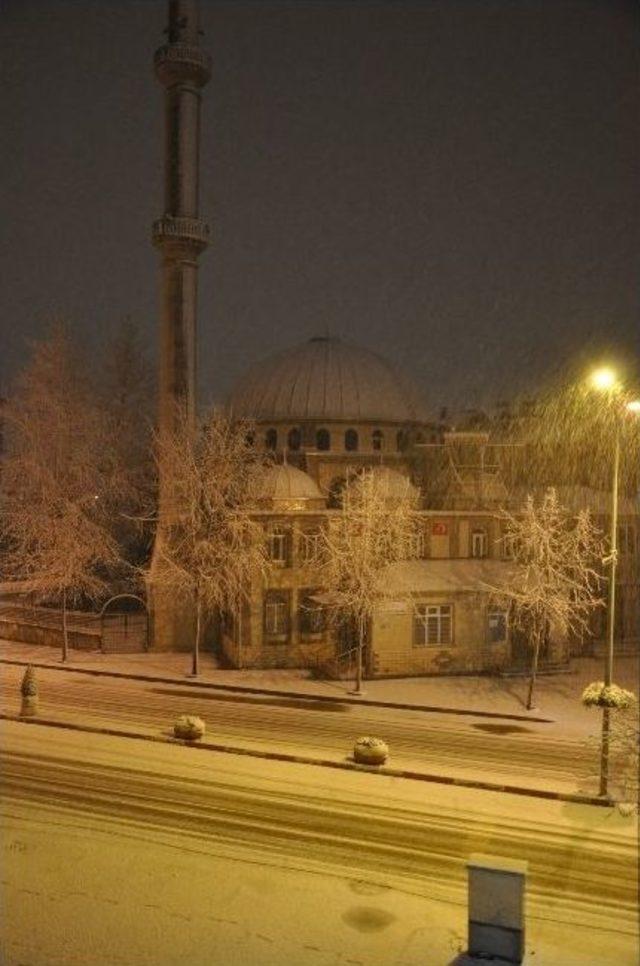 Bursa’nın Kapanan Köy Yollarında Karla Mücadele Başladı