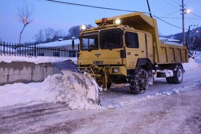 Bursa’nın Kapanan Köy Yollarında Karla Mücadele Başladı